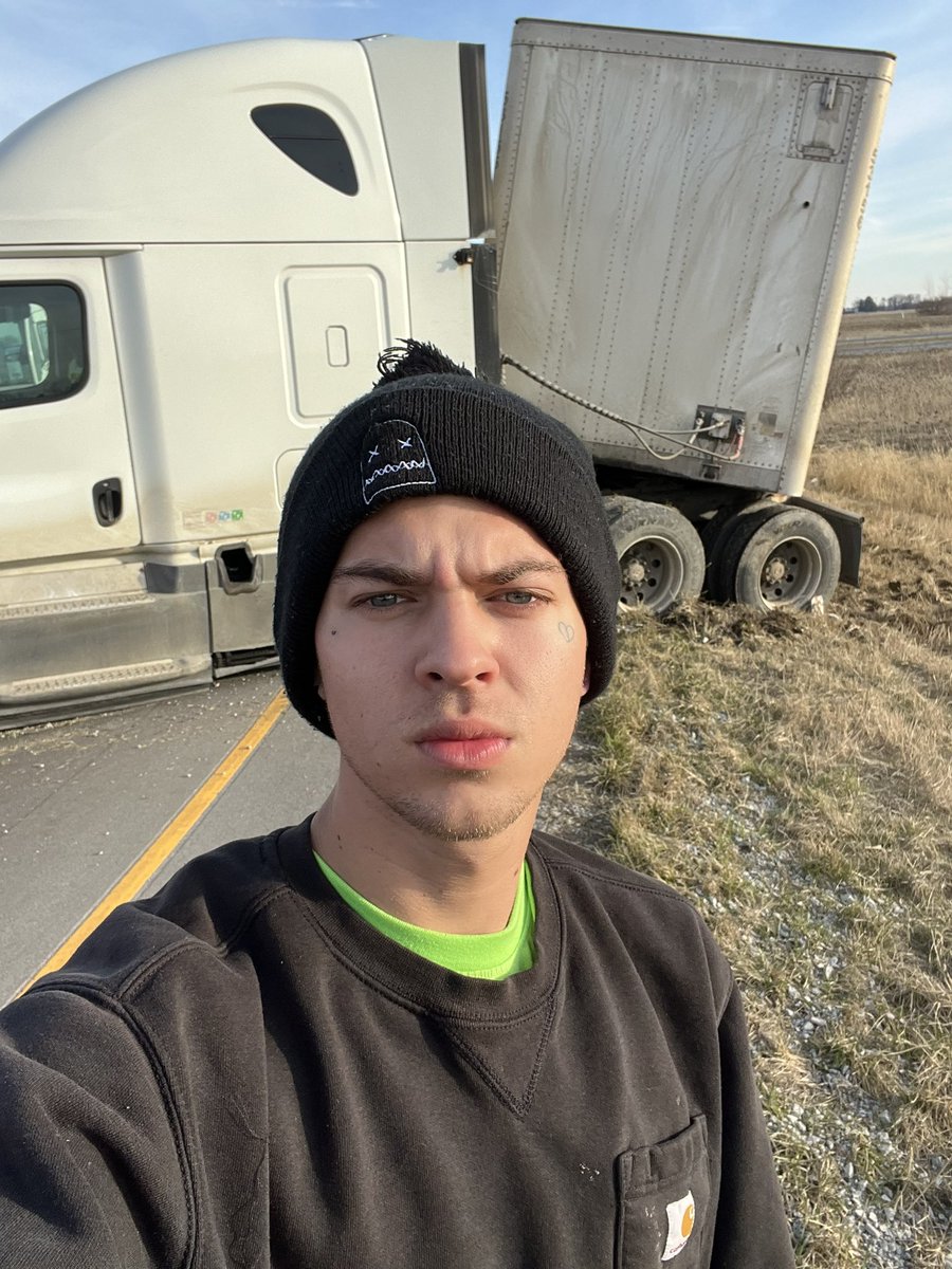 YUNG PAJAMAS ๐ค (@yungpajamas) on Twitter photo Welp just lost my CDL Welp just lost my CDL