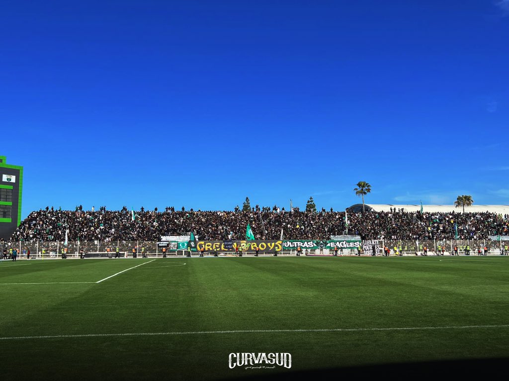 UltrasEagles_06's tweet photo. قبل الخوض في ما نود توضيحه، نعلن استنكارنا الشديد لما تعرضت له جماهير الرجاء في مباراة الحسنية، من ترهيب وتنكيل وإعتداءات بالجملة عليها، رغم أن جل الحاضرين كانوا من العائلات والعزل، ونعلن عن أسفنا لما أصابهم نتيجة تساهل المسؤولين عن حفظ الأمن داخل الميادين، هذا الترهيب #لقجع_فاسد https://t.co/jcotYvjD5V