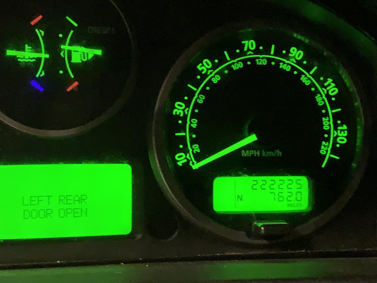 GarryWhitney's tweet photo. @LandRover_UK @OffRoadMagazine There’s rare and then there’s very rare…Original Engine in the 2005 Landrover Discovery 3 is doing 👌thank you 😵‍💫 https://t.co/ukoTLVLfpb