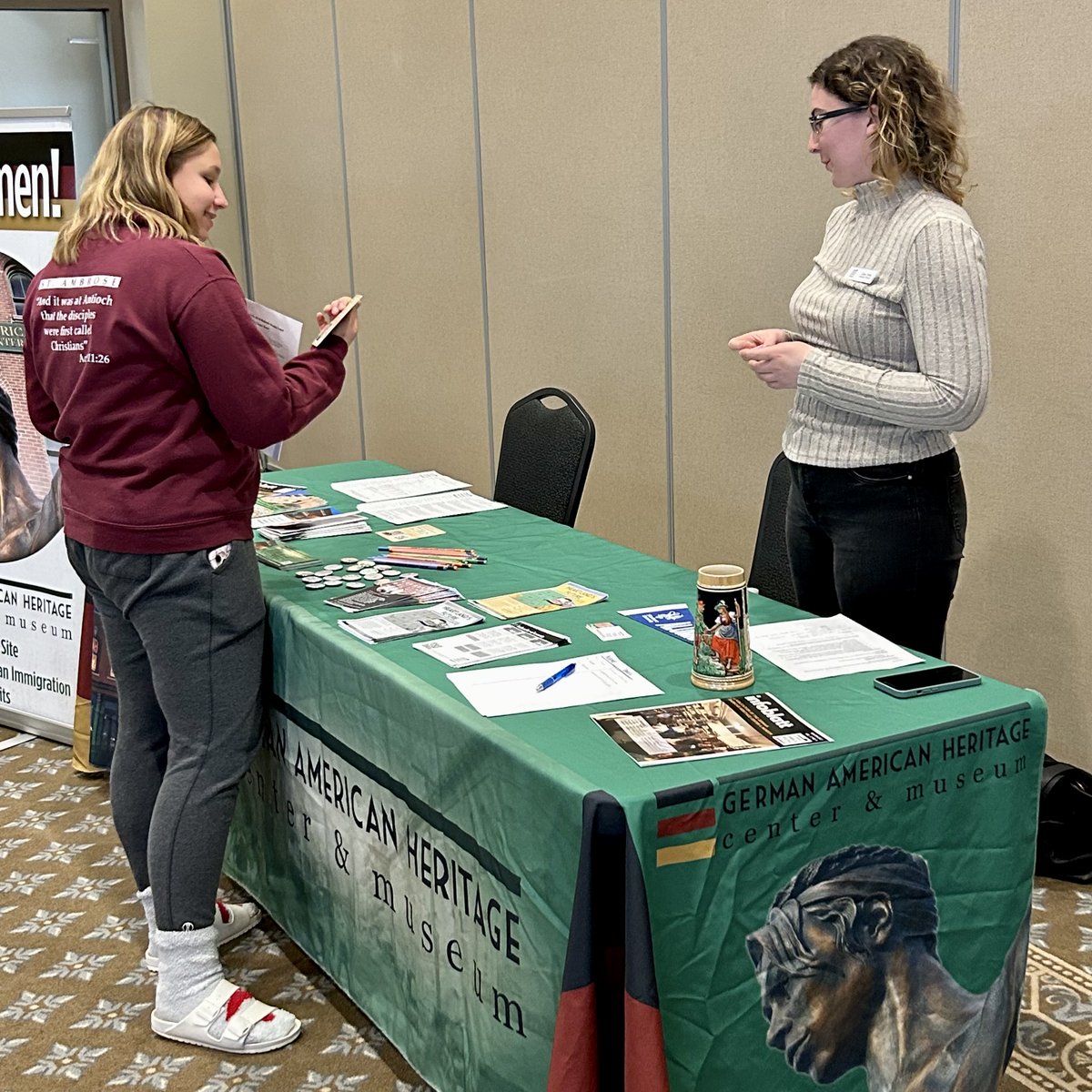 SAUCareerCenter's tweet photo. Yesterday, students connected with local employers at the Exploring Careers in Art &amp; Museum Studies event. Three of our employer guests were Ambrose alumni, and we're so happy to see Bees return to campus and share their professional wisdom with current students. https://t.co/j7kf8zqZCW