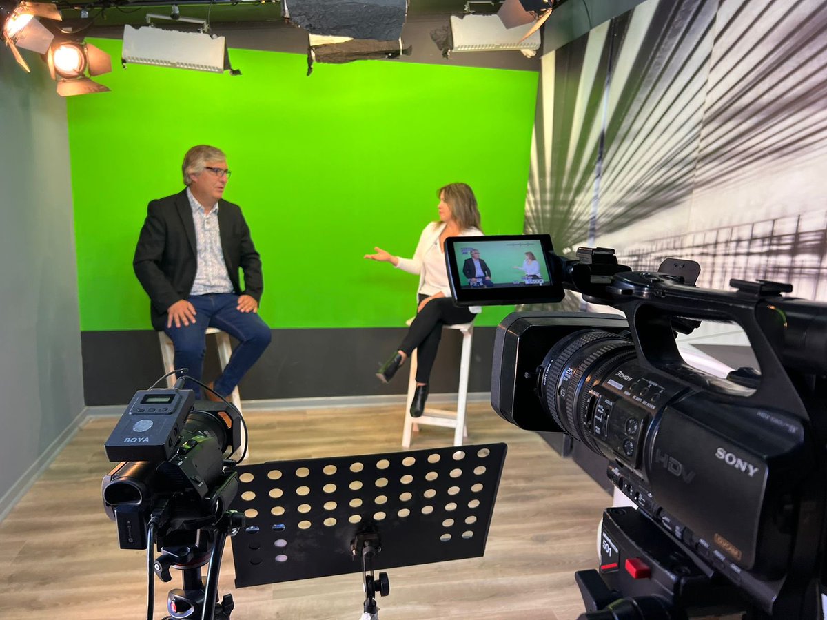 CORECoquimbo's tweet photo. [ENTREVISTA] 📺🎙️ Te dejamos la entrevista que realizó Mauricio Brown  a la consejera @Paolacortesvega en el programa #CoffeBrown de @ViveElquiTV, en la cual se hizo un repaso de la actualidad en la última semana

Sigue el link 👉 https://t.co/io8OI4bPXB https://t.co/4drurLTw1s