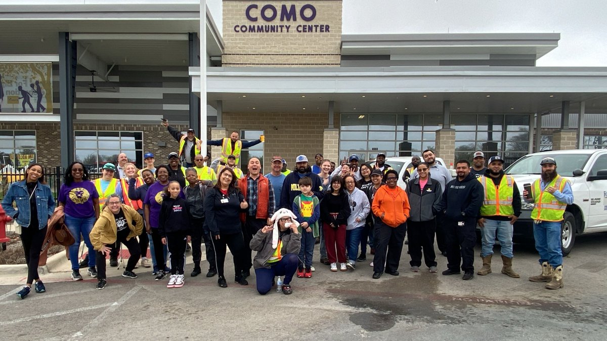 On March 11, the City's Solid Waste Team hosted their special event litter cleanup in the Como area. A total of 51 volunteers and city staff removed 19,700 lbs. of litter and debris!

Be #LitterFreeIn2023! Join us on Saturday, March 25 for Cowtown cleanup! https://t.co/J6lRRI82Kh https://t.co/PRGkUopyTf