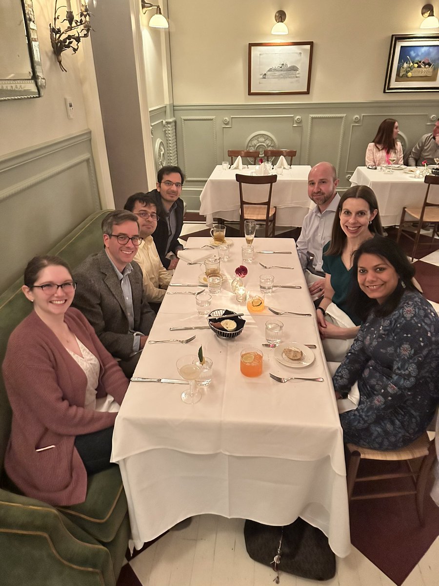 #USCAP2023 UPMC hemepath dinner. Congratulations to all of you on your presentations!
(From L to R): 

Katelynn Davis (fellow)
@NateBaileyMD (faculty)
<a href="/pranavp01/">Pranav Patwardhan</a> (resident)
Saurav Chopra (fellow)
Travis Stueber (med student)
<a href="/ErikaMooreMD/">Erika Moore</a> (faculty) <a href="/Nids_Aggarwal/">Nidhi Aggarwal</a> (faculty)