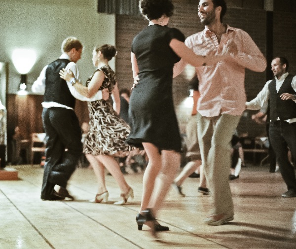 Swing into Spring with new classes at Rhythm City! 

Exciting Intermediate class series starts tonight with multiple instructors throughout the series, specializing in various movement and dance styles! - mailchi.mp/rhythmcity/swi…