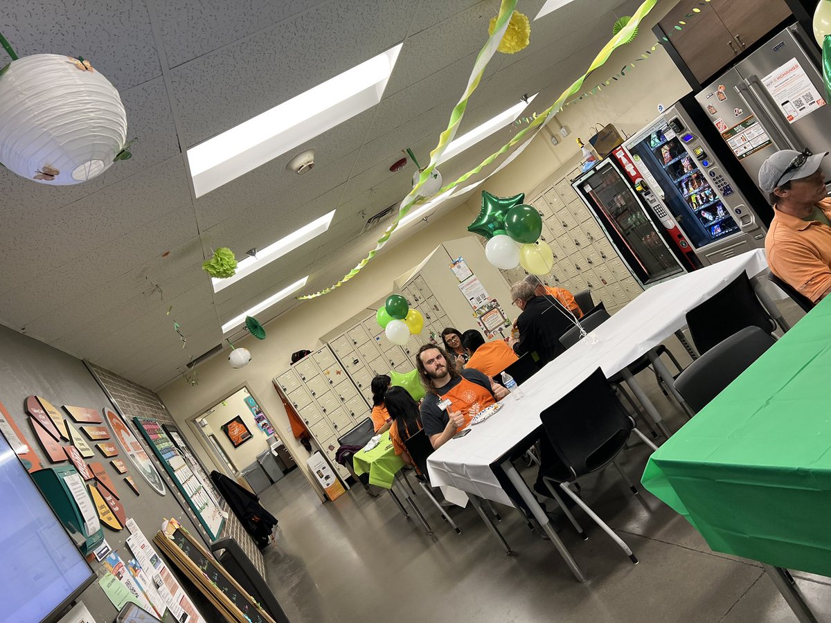 Taylor Gillette tweet media