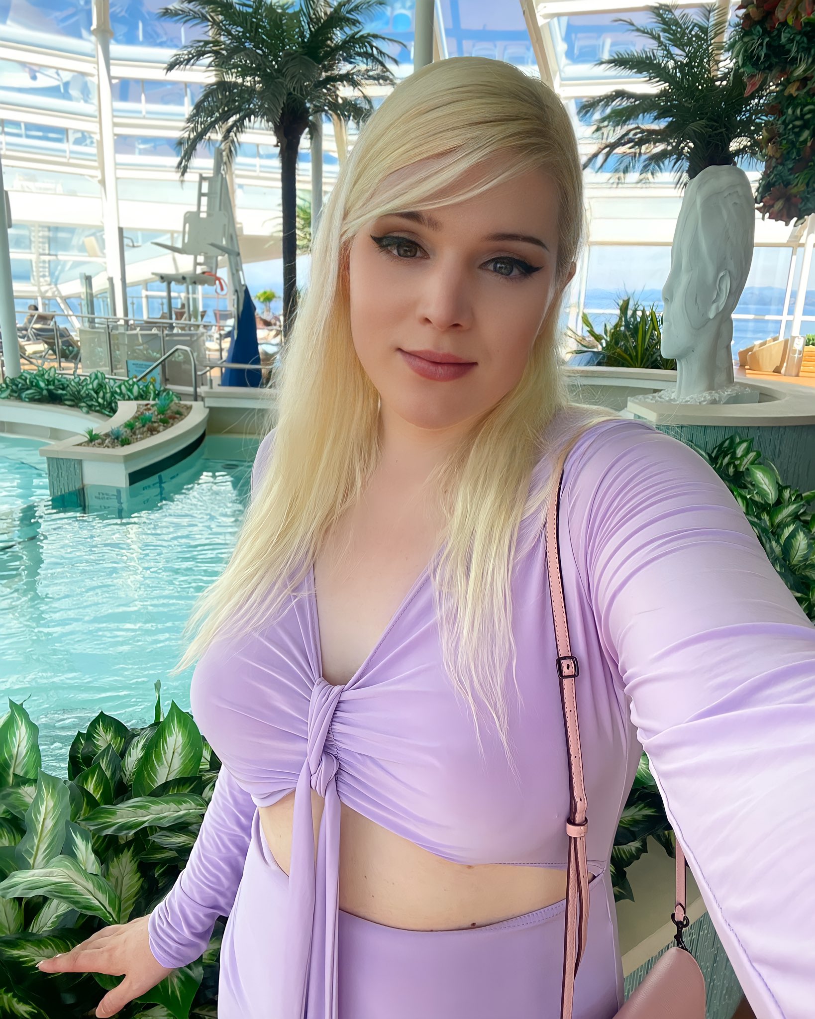 TW Pornstars - Amanda Rae. Twitter. This trans girl cant wait to get back  to where its warm. 6:34 PM - 15 Mar 2023