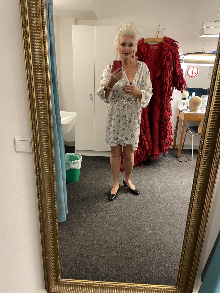 MattilaKarita's tweet image. #ELEKTRA TONIGHT AT #DeutscheOperBerlin 🎶♥️ &amp;amp; THIS #KLYTÄMNESTRA READY FOR HER ROLE DEBUT - COSTUME WAITING BEHIND…

EXCITED!!!!!🎶🔥🩸💃🪓❤️‍🔥