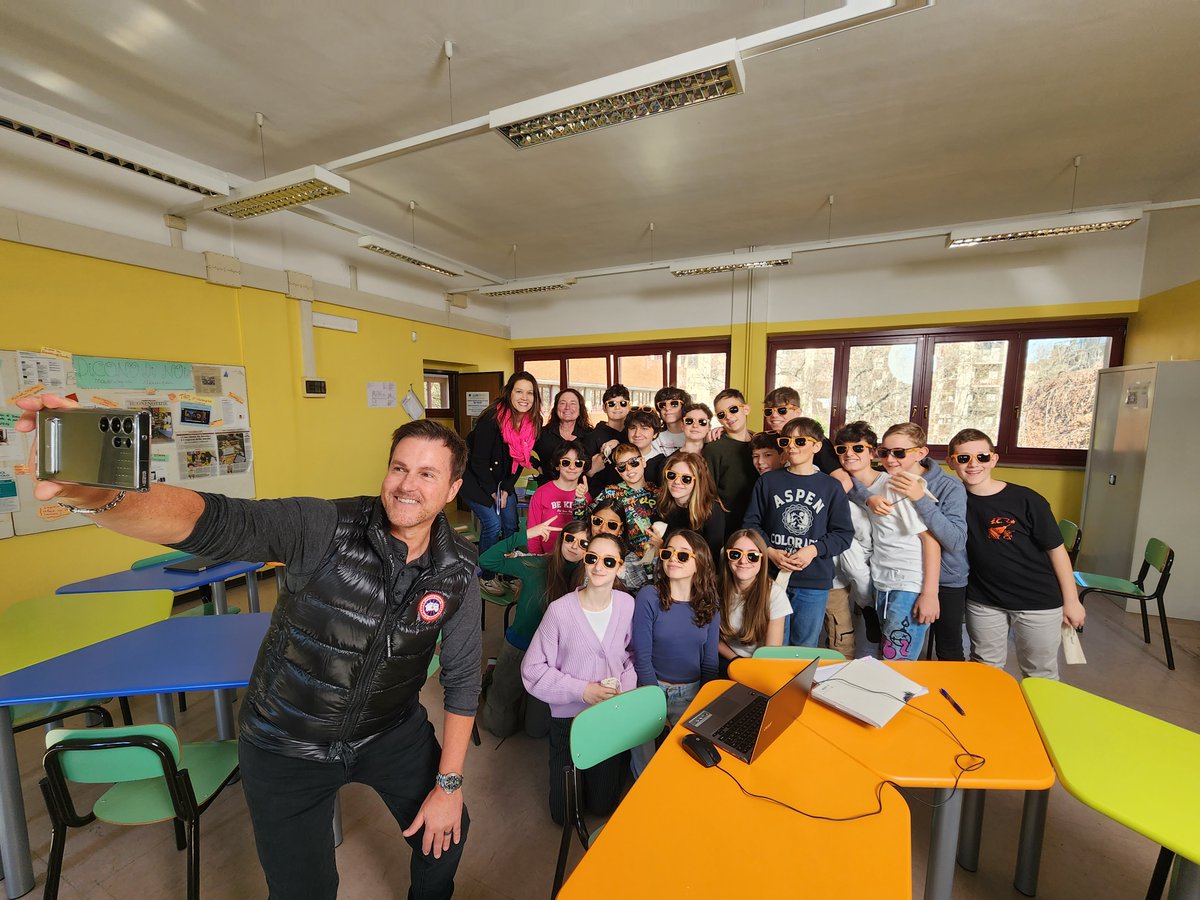 donnymac's tweet photo. The @Qualcomm Wireless Reach #5G Smart School program aims to help close the #digitaldivide everywhere, for everyone. I recently visited a participant school in Torino, Italy -  IC Foscolo. What an amazing group of teachers and students. Looking forward to sharing more soon. https://t.co/YJyRceNeVW