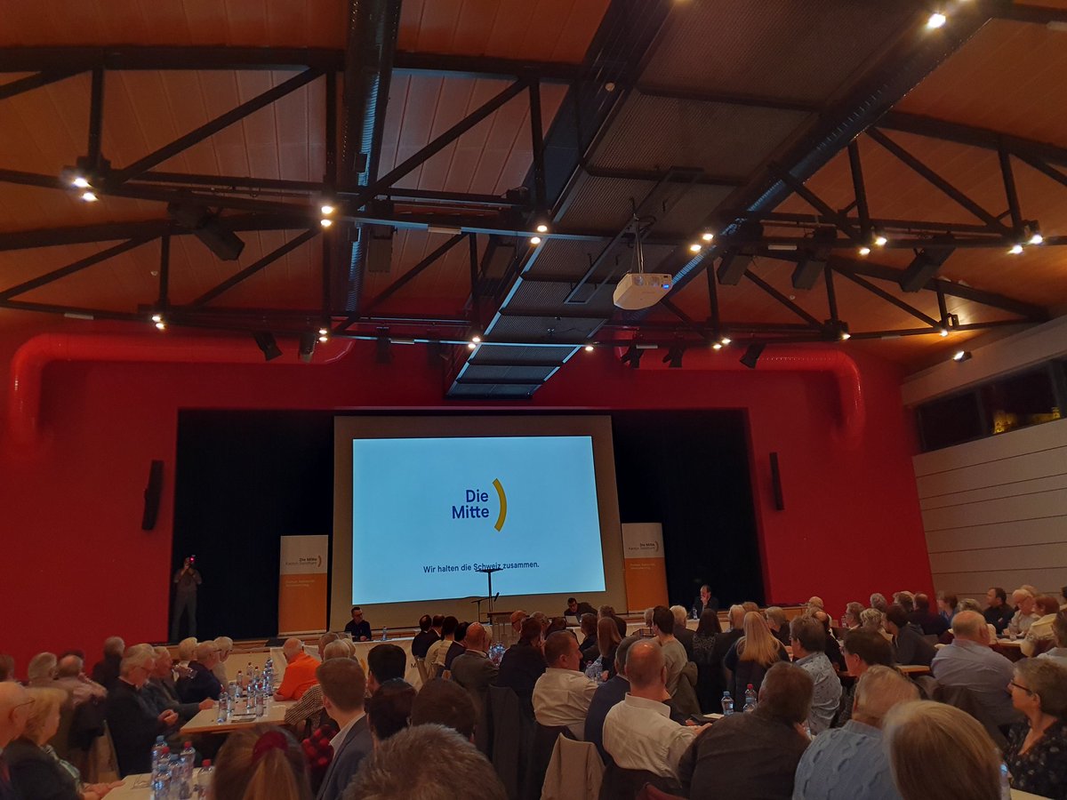 Wir halten die Schweiz zusammen!

Unter diesem Slogan begrüsst unser Präsident <a href="/PFriker/">Patrick Friker</a> zum allerersten Parteitag der Mitte Solothurn. #WahlCH23 #Mittenand #ParteitagMitteSO