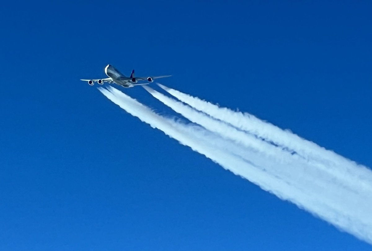 aerojuls's tweet photo. Jolie rencontre en route vers Porto. Une grosse pensée pour les membres de @Transavia_va . Ce n’est que partie remise.
@BoeingFrance @AvgeeksFR @transaviaFR https://t.co/cykuMCUTDl