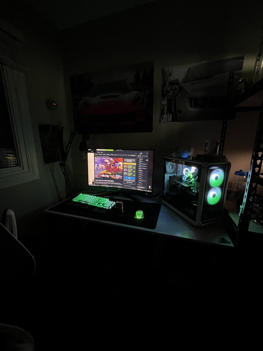 DarkSoul_Live's tweet photo. New little office area looking 🔥 #pc #gaming https://t.co/2Uke81Tqtq