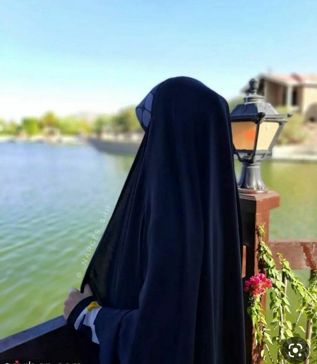 shahedmoghavmat's tweet photo. ❣️اگر الان  شرایط #ازدواج داشتی و با جامعه فعلی که برخی اعتقاد به #زن_زندگی_آزادی دارند! شما با کدوم یک ازدواج میکردی؟؟
#چادری
#بی_حجاب https://t.co/5qgJ2dodzT