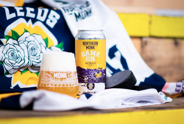 To mark International Women’s Day, @NMBCo  collaborated with Leeds Roses ice hockey team on Game On, a 5% ABV hazy pale ale. The beer was planned & executed by Cat, one of the shift lead brewers. Amarillo, Bru-1, Motueka,  & Mystic hops give tropical, grassy, and citrusy flavours https://t.co/NCTQYKjOjr