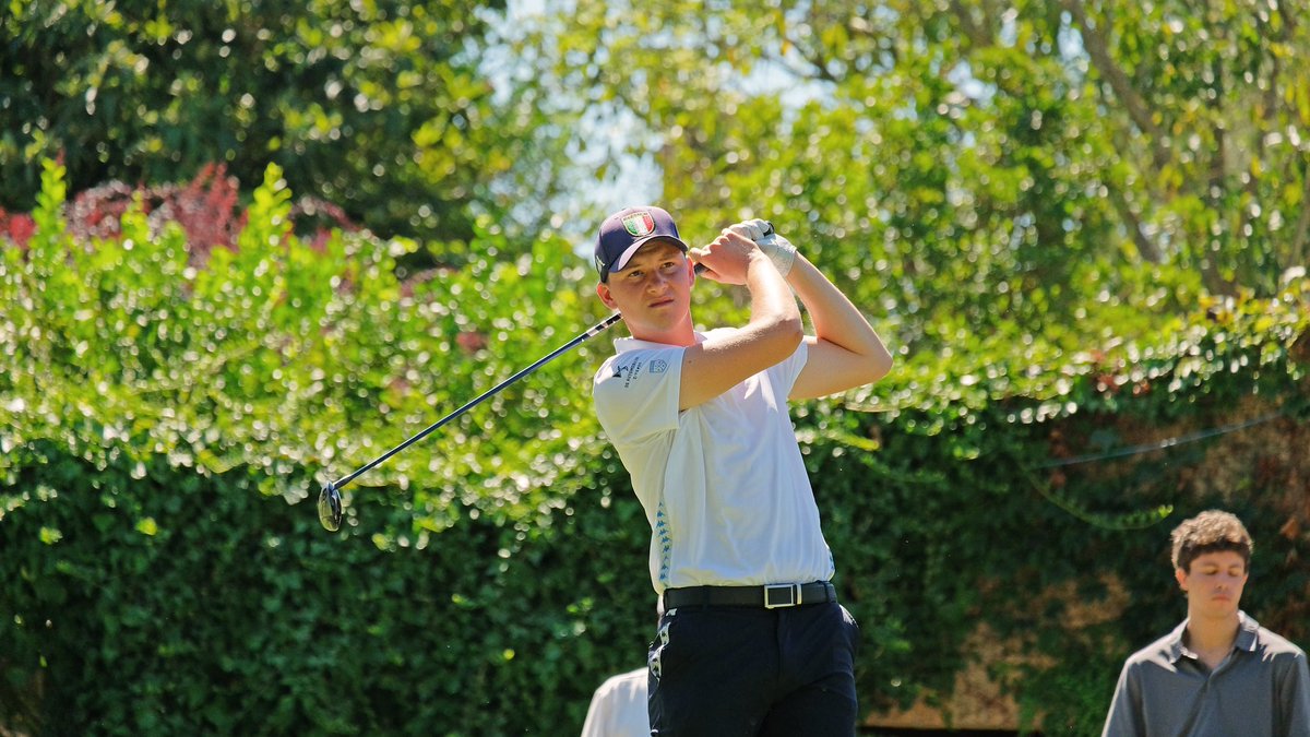FederGolf's tweet photo. 📌  Campionati Nazionali Maschili e Femminili Match Play – Trofeo Giuseppe Silva

🏌️‍♂️ Dopo il primo dei due giri di qualifica nel torneo maschile conduce 🇮🇹 #Fallotico con -4 seguito da #Ponzano, 2/o con -2. G. #Binaghi e G. #Manassero 3/i con -1. https://t.co/ZiQKJvMOWV