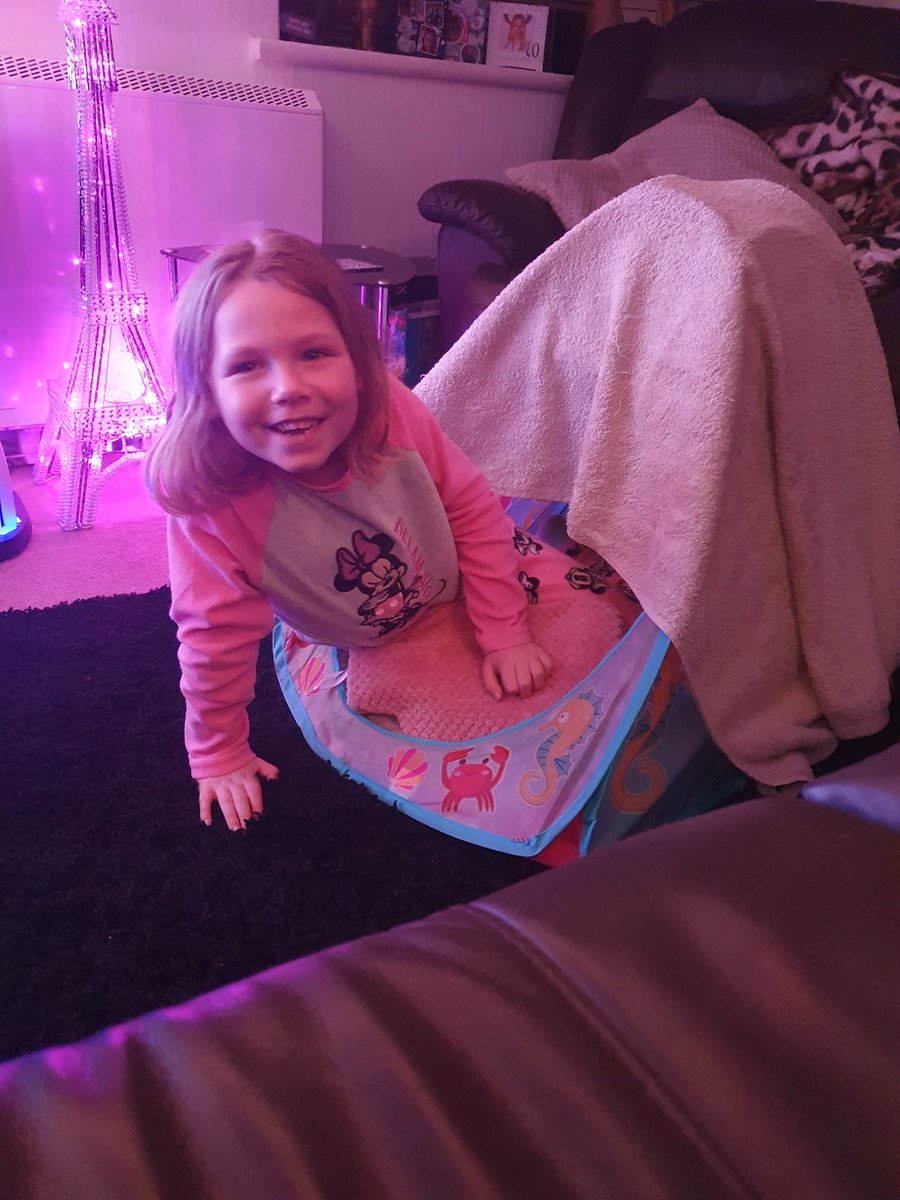 Ian17174430's tweet photo. My world 🌎 😊💙 https://t.co/dR4eHJ8TRl