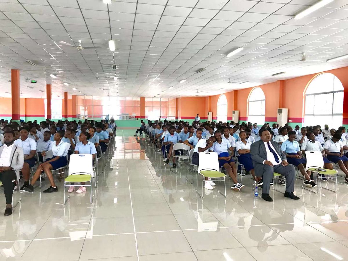 DeConfucio's tweet photo. On March 15, Confucius Institute of National University of Equatorial Guinea participated in the activity of opening ceremoy of Dialogue between Chinese Taikong Astronauts and African Youth ( youth of Equatorial Guinea) on the theme of "My Dream"drawing competition. https://t.co/woFesm6g0K
