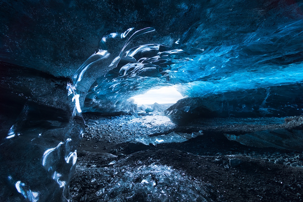 Exploring the Sapphire Ice Cave in Iceland

#IceCave #PhotoWorkshop #Iceland