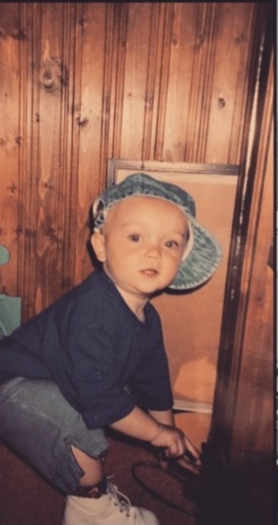 ellafitz22's tweet photo. Happy birthday Connor!! love you lots and I'm so proud of everything you have achieved with the vamps and lunar year!!! can't wait to see you again in May 🩷🩷
#thevamps #connorball @TheVampsCon https://t.co/7Zxtph0zvE