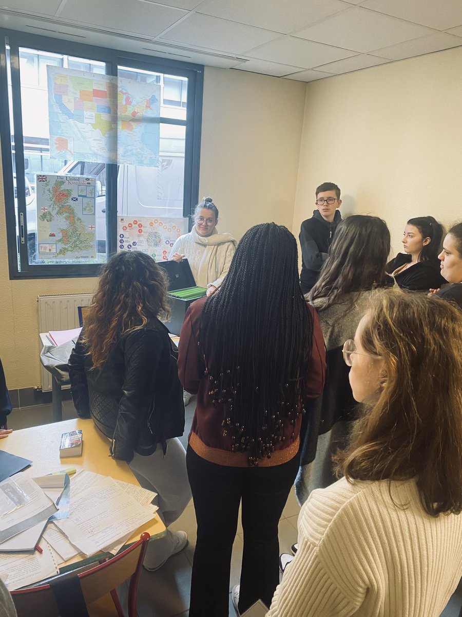Aujourd’hui, l’escape game égalité prend place au lycée Francis de croisset à #Grasse.

👩🏼‍⚖️Entre la tenue vestimentaire, l’égalité salariale et les violences, les élèves font le point sur les inégalités qui persistent au sein de notre société.