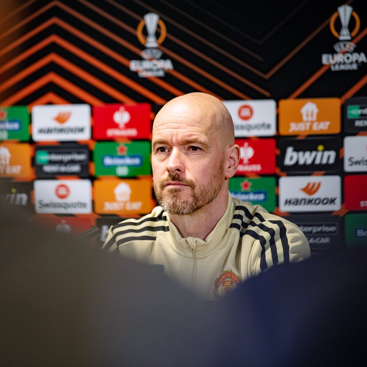 Erik ten Hag: 'I think we have only had one game when we have had the full squad available. 

'Every other time in the season we have had a player suspended, injured or ill.

'Of course you see Arsenal and they almost have a full squad available all the time.' 🔴 #mufc #afc