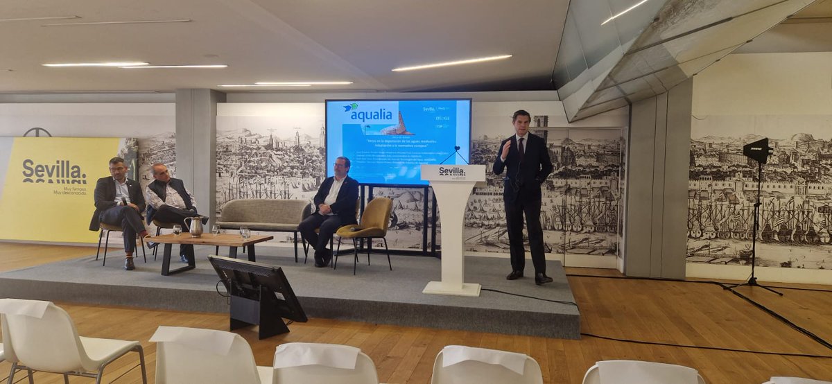 aqualia's tweet photo. Participamos en la jornada "Ciudad y servicios" celebrada hoy en #Sevilla para aportar nuestra experiencia en los "Retos en la depuración de las aguas residuales: adaptación a la normativa europea". #Sostenibilidad #ServiciosPublicos https://t.co/VoQCJBUJkX