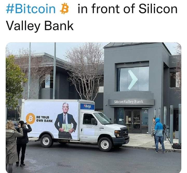 BitCryptoverse's tweet photo. This is too much 😂
#Bitcoin 🖤🖤🖤 https://t.co/l4carI7igz