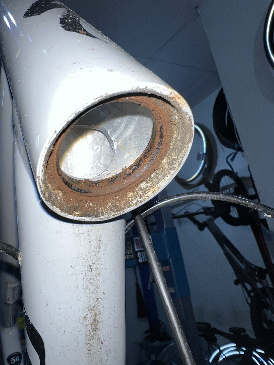 #Bike handling badly? Could be your headset #bearings. Check frequently for roughness as could be dangerous. #workshop #tooting #merton #bicycle #cycle #repairs #sw17