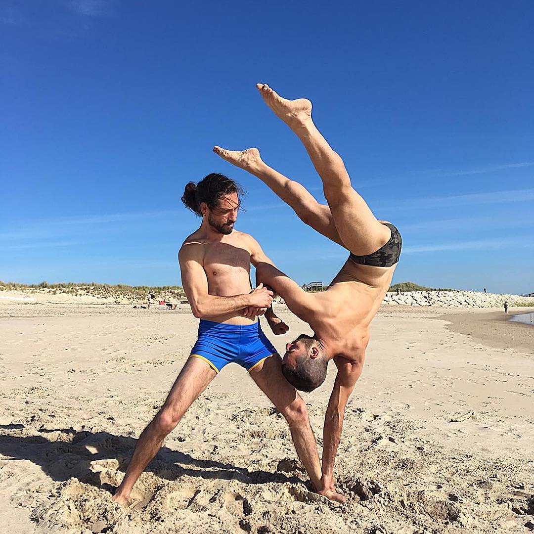 daronaked's tweet photo. #acro #acrobatics #gymnastics #acroyoga #dance #yoga #circus #handstand #flexibility #fitness #ballet #dancer #flexible #acrobat #gymnast #gym #balance #training #tumbling #h #jazz #acrobalance #contortion #circuslife #hiphop #acrobatic #cirque #acroyogafun #tap #acrodance https://t.co/CQ4rFmhfox