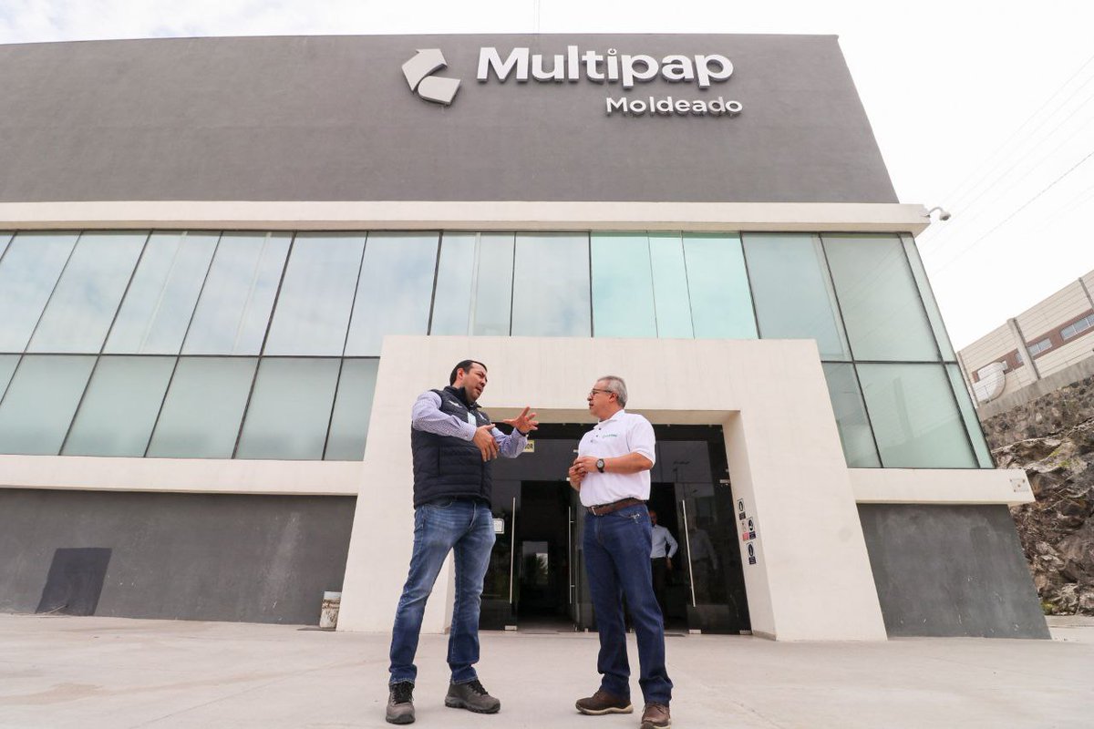 RobertoCabreraV's tweet photo. Iniciamos nuestras actividades visitando #Multipap, donde nos explicaron que los empaques que fabrican son hechos con materia prima renovable como el papel y el cartón, ya que su prioridad es el cuidado del  medio ambiente. 🏭 
¡Gracias por la invitación y sus atenciones! https://t.co/kwlheBDmhI