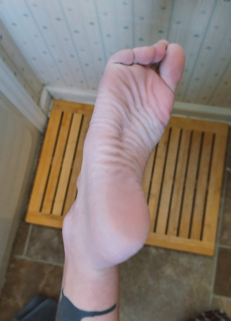 queentaurass's tweet photo. 👅 them.

{ feet femdom footfetish soles feetpics paypig } https://t.co/XSjIR19JHn