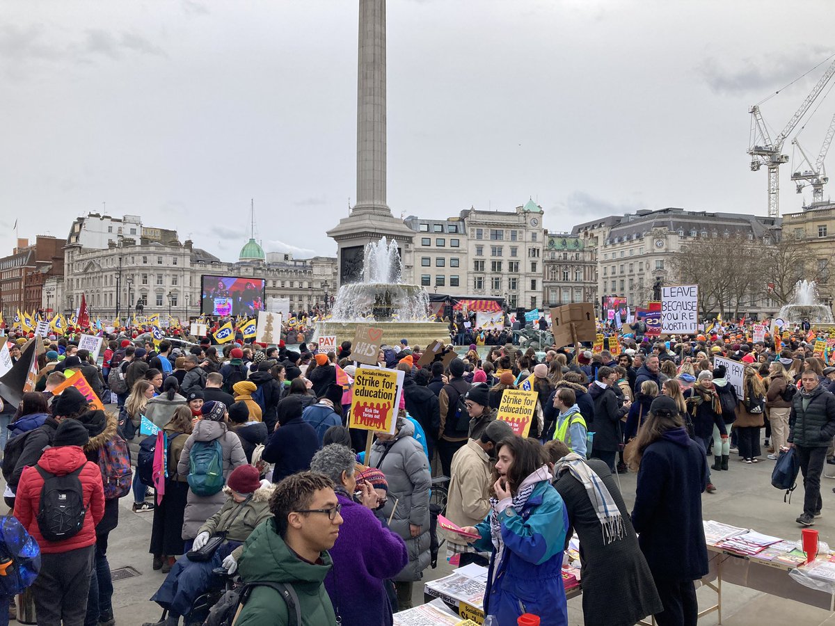 SouthEastNEU's tweet image. The turnout at the @NEUnion #SaveOurSchools rally was amazing! 

Now is the time to ask politicians to back our campaign for a fully funded, above-inflation pay rise.

✍️Write to your MP 👉payupsos.com/write-to-your-…