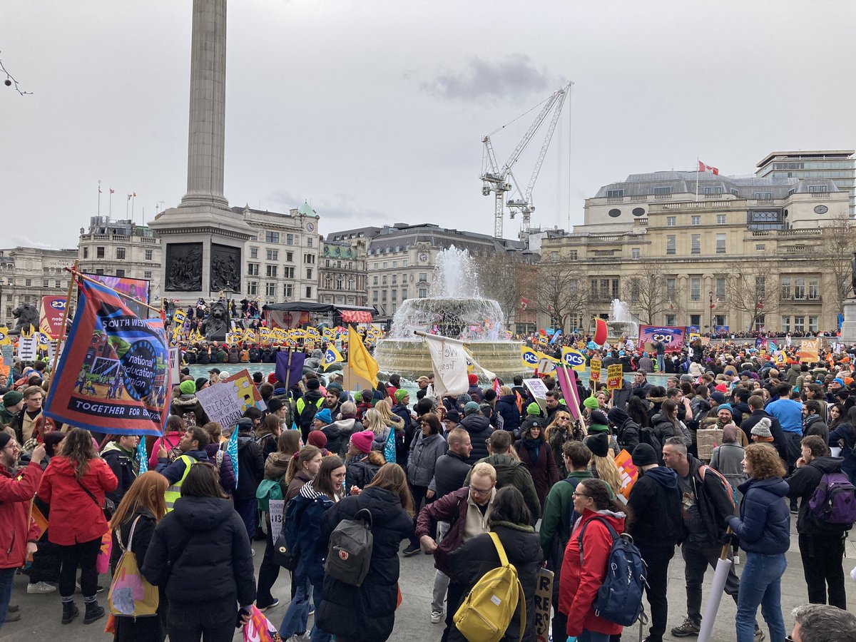SouthEastNEU's tweet image. The turnout at the @NEUnion #SaveOurSchools rally was amazing! 

Now is the time to ask politicians to back our campaign for a fully funded, above-inflation pay rise.

✍️Write to your MP 👉payupsos.com/write-to-your-…