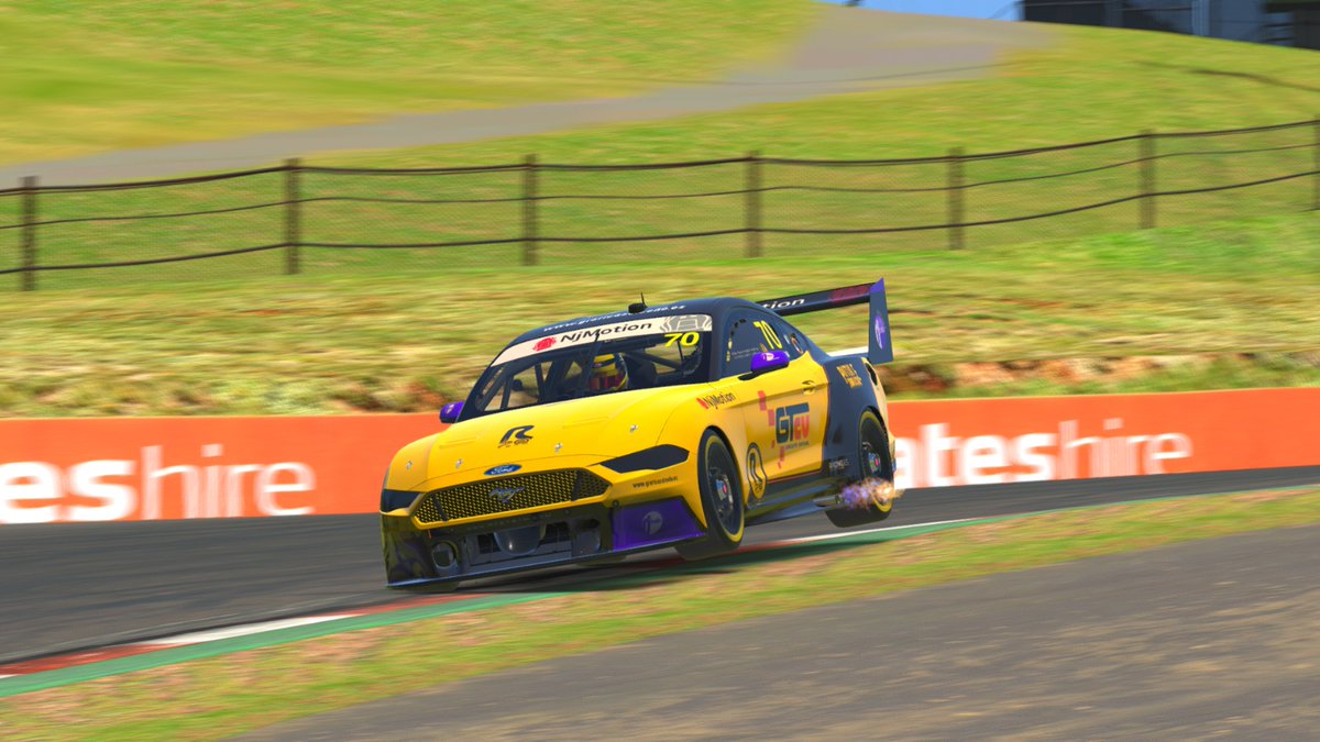 ¡Bienvenidos al Monte!

Hoy es día de carreras en el fantástico circuito de Mount Panorama, en el que @R70_Erik_27 y <a href="/Ramajo96/">Javier Ramajo</a> disputarán la 7ª carrera de la LNE de <a href="/lecesports/">LEC Esports</a> con los Supercars.

¡Mucha suerte!