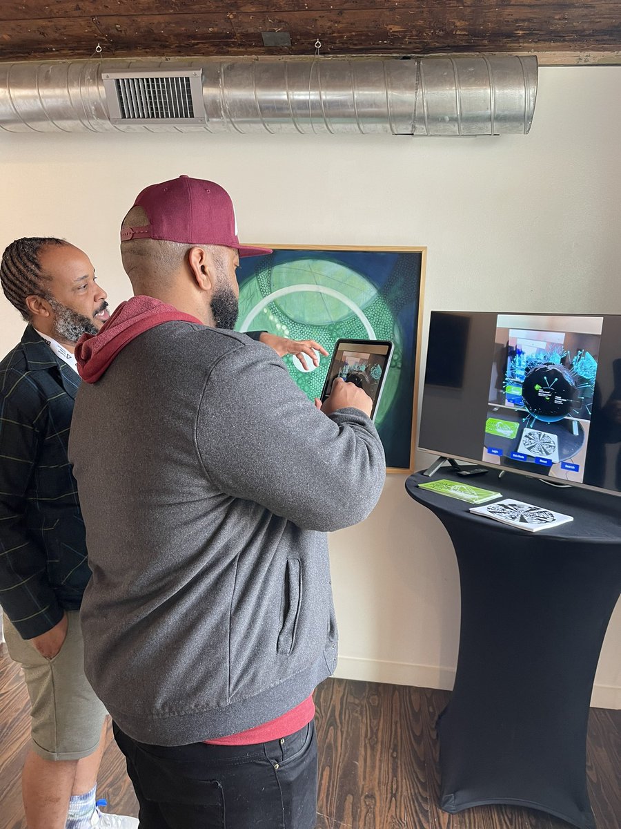 At @SXSW giving <a href="/PrincipalRahh/">The Revolutionary Principal</a> a demo of Mapper's Delight youtube.com/watch?v=2jO0wl…