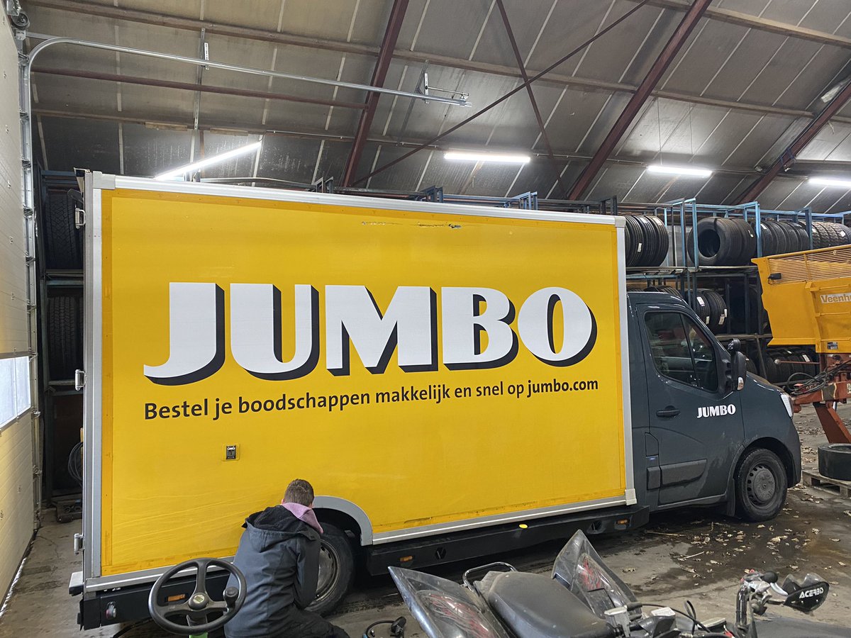 🗣 HALLO JUMBO 

🗣 DAAG JUMBO 

De chauffeur kon weer snel door met de bezorging van de boodschappen. 
<a href="/JumboSupermarkt/">Jumbo Supermarkten</a> bedankt voor de gunning van deze opdracht. 

“ TEAM POLDERBANDEN “ 

“ KEEP ON ROLLING “