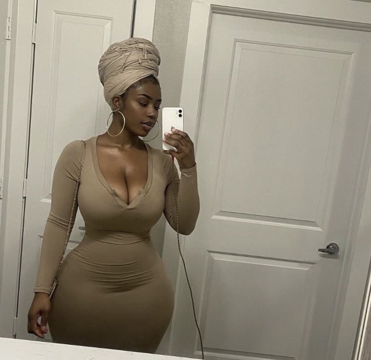 Big_Ajani's tweet photo. Girls that are built like this >>>>>> https://t.co/XUSl9TqG1M