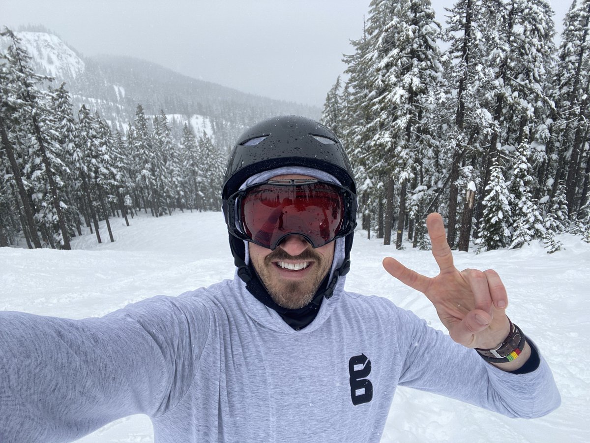 greenlightguru's tweet photo. Fun fact about the Greenlight Guru team...We LOVE our swag! Check out our team rocking their #ggswag from all around the world.๐ https://t.co/J04QfjdIPr