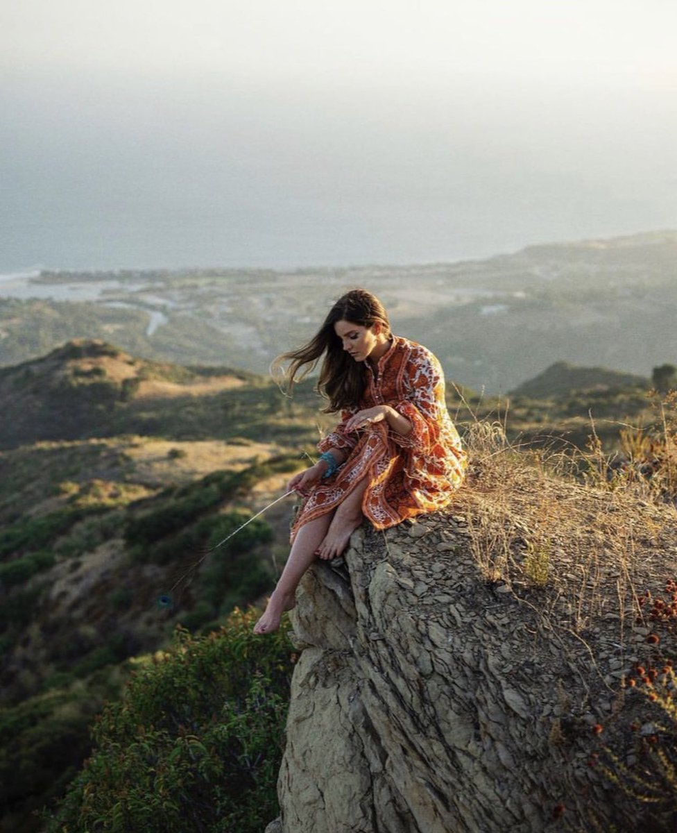 DecodingLDR's tweet photo. The Theme of Death and Memory on 'The Grants' by Lana Del Rey

⛰️A Thread🌳 https://t.co/580rEVHxSl