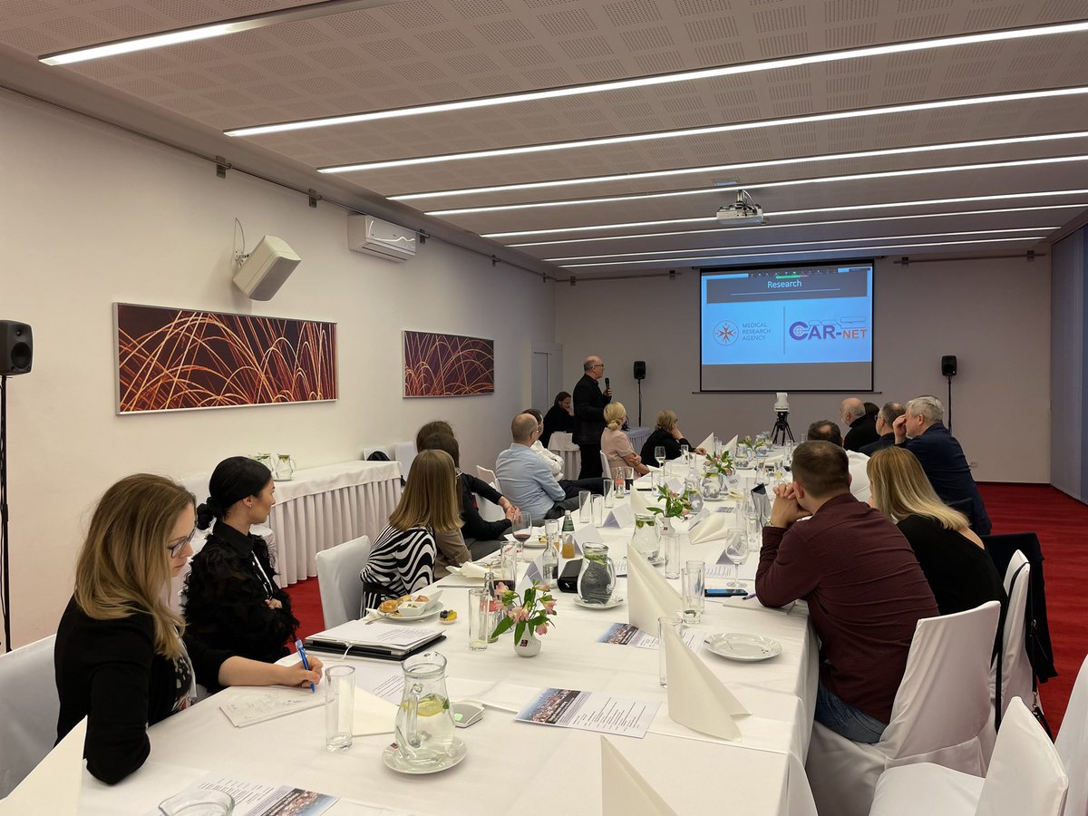 TomasJelinekMD's tweet photo. Visegrad meeting in Ostrava - right now! Focus on collaboration in the field of myeloma #mmsm and cell therapy! @z_kellermayer @CzechMyelomaCMG @BCRG_Ostrava https://t.co/F56T3icmtF