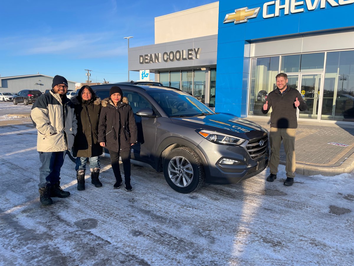 Congrats Paula!! Thank you for your business with me here at Cooley's. Enjoy your sweet new wheels Paula!! #DCGM #CertifiedPreOwned #ShopParkland <a href="/Rhett_Law11/">Rhett Law</a>
