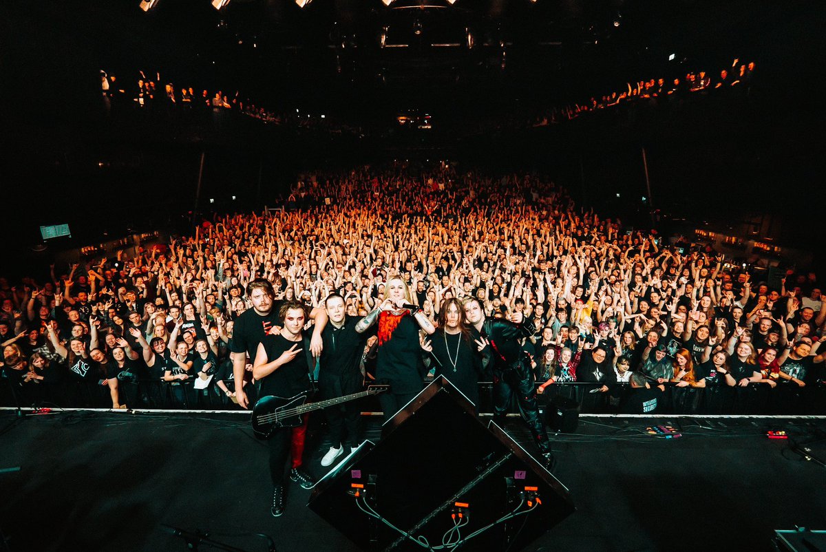 BlindChannelFIN's tweet image. TILBURG NL ❤️‍🔥 #BlindChannel #Tilburg #013 #TruePowerTour #IPrevail @ianurquhart_