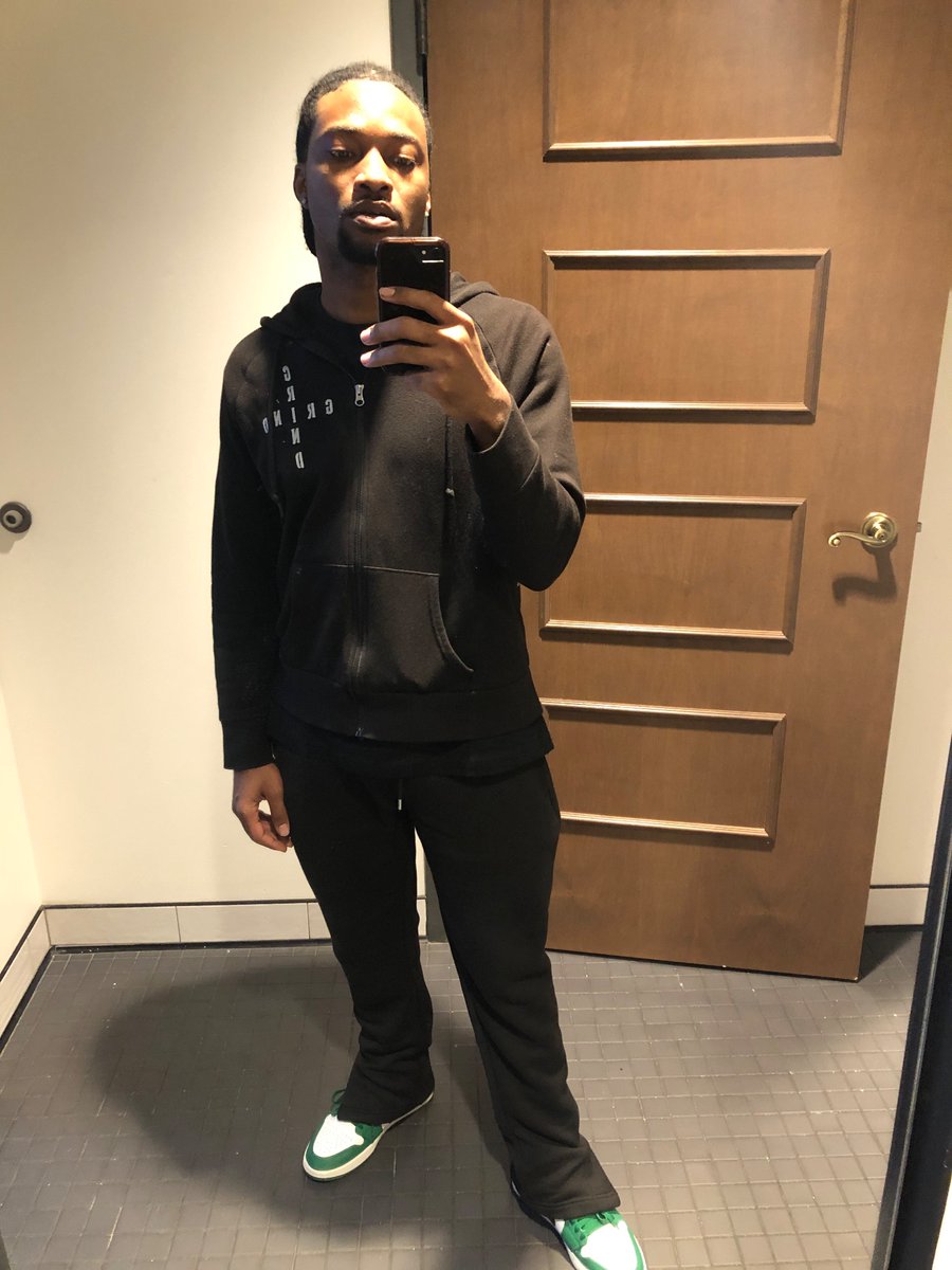 guido1135's tweet photo. +Need To Make Sum More Of These Sweat Suits+ 🤔🔥 https://t.co/hytD8tkZf6