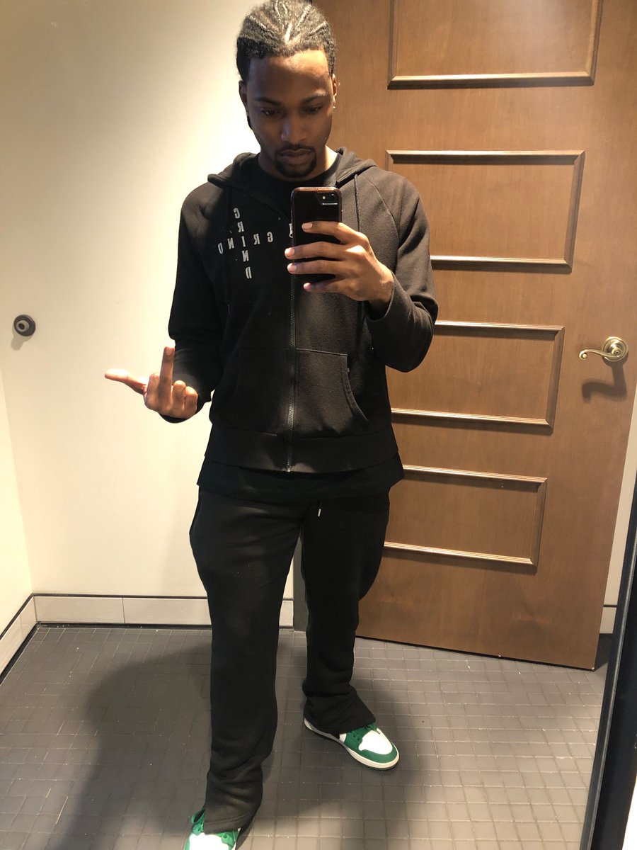guido1135's tweet photo. +Need To Make Sum More Of These Sweat Suits+ 🤔🔥 https://t.co/hytD8tkZf6