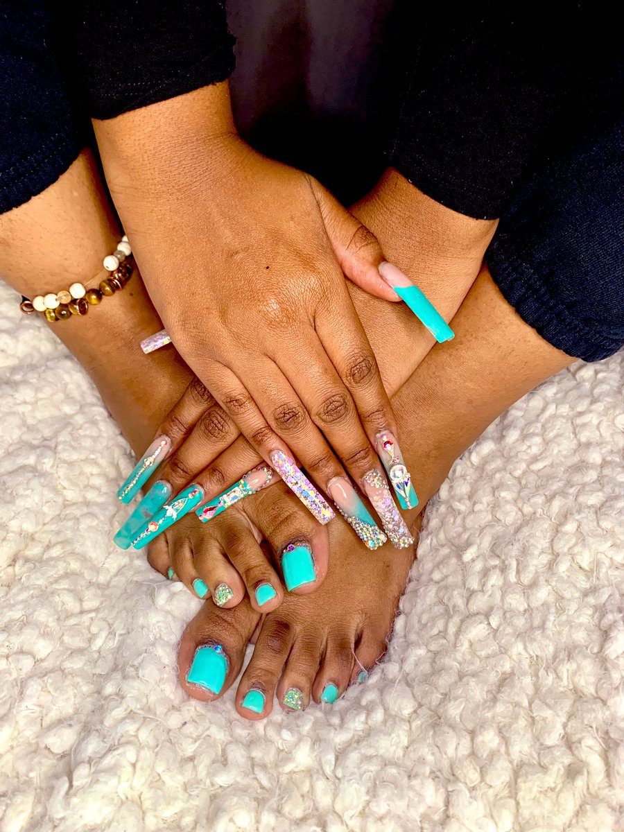 __PrettyyDee__'s tweet photo. Hey #GramFam 🐅 ! I’m taking appointments in the Ruston area✨ More of my work is posted on IG @divamedd.
•DM for questions
•Use Booking Link in bio🗓
•It cost $0 to retweet and help expand my clientele❤️💅🏾
•Ruston,La📍
#gramfam23 #gramfam24 #GramFam22 #gramfam26 https://t.co/hukNhvxXOE