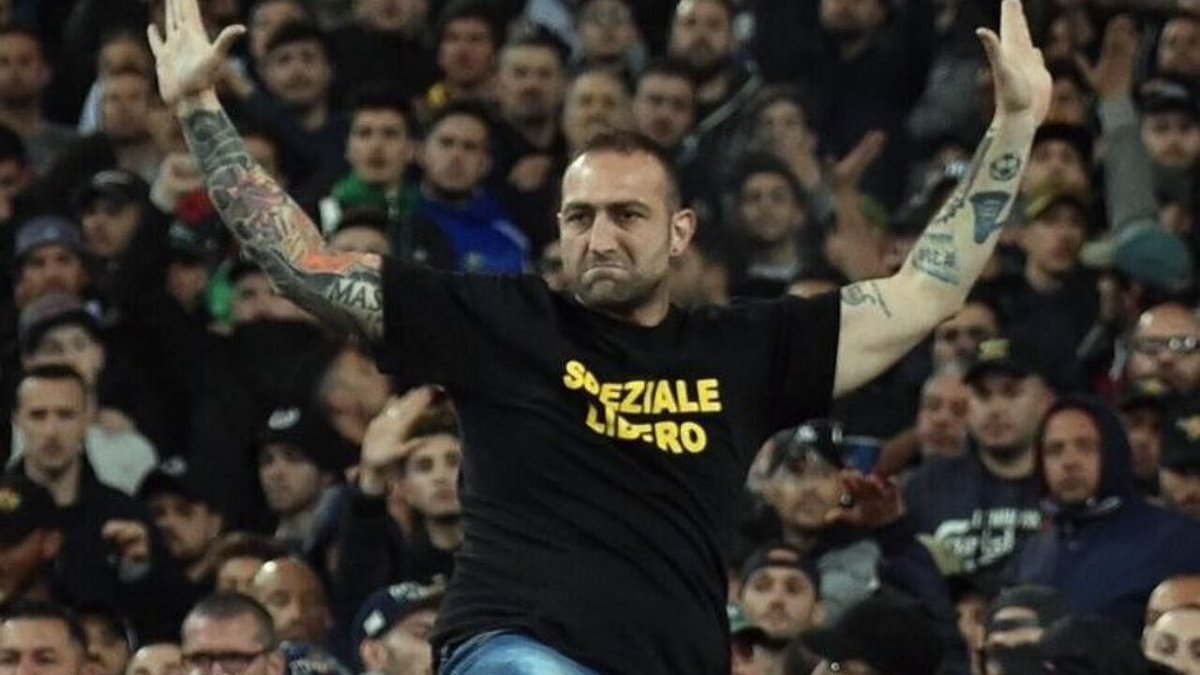 apxConfidential's tweet photo. Spottato @Horseman003 nella curva dell’Eintracht al Diego Armando Maradona https://t.co/3u2J4LlC80