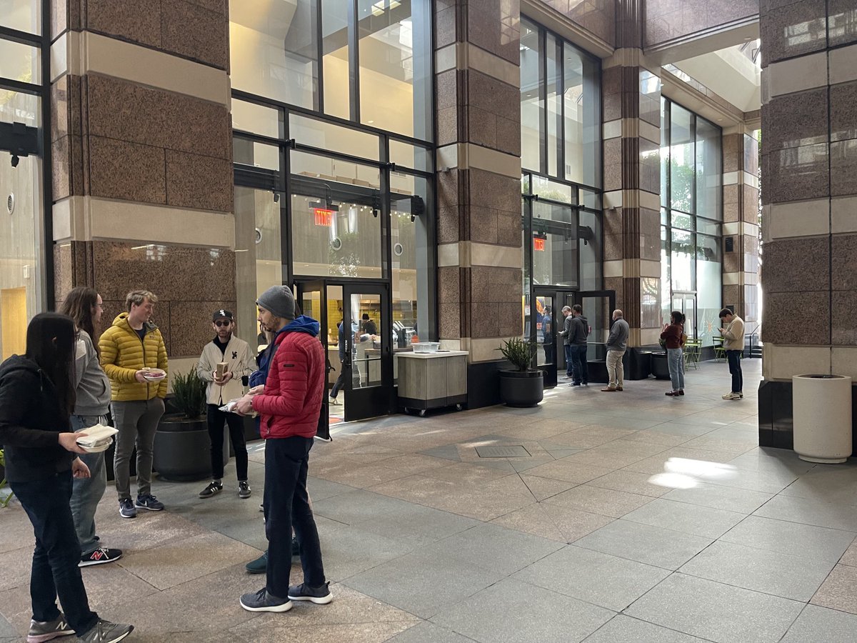 Amir Efrati tweet media