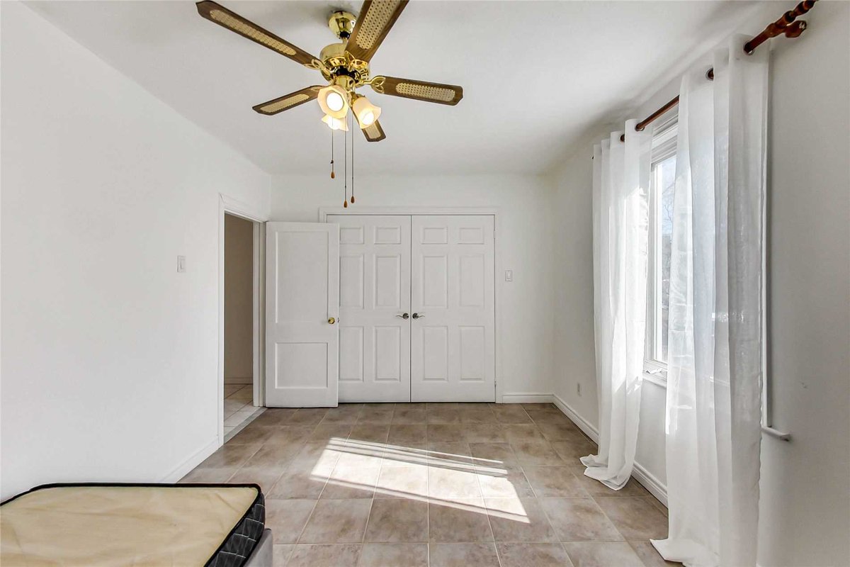 urbaneer's tweet image. For sale --&amp;gt; #House Of Tile in #DanforthVillage. Listed for 899k with offers next Wednesday will it spike high? #Toronto Buyers historically resist houses where every room is #CeramicTile - #TorontoRealEstate #TOre #CanadianRealEstate #FixerUpper