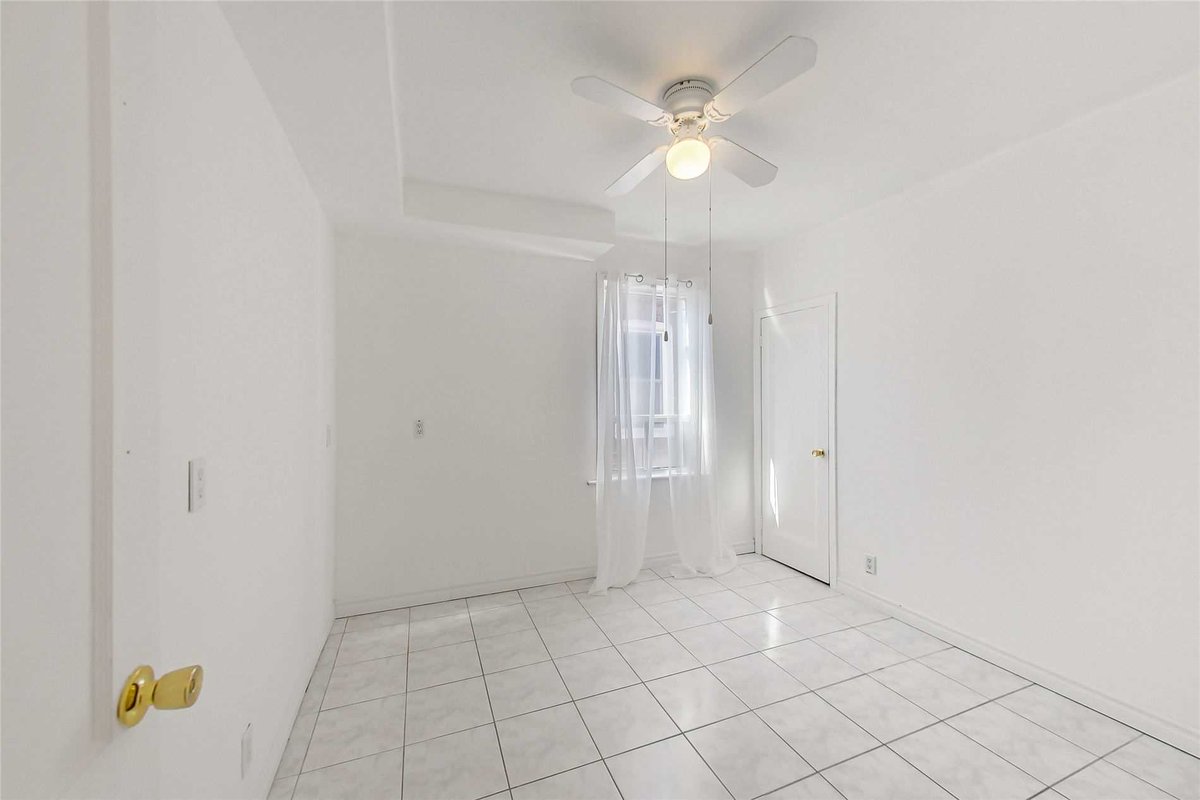 urbaneer's tweet image. For sale --&amp;gt; #House Of Tile in #DanforthVillage. Listed for 899k with offers next Wednesday will it spike high? #Toronto Buyers historically resist houses where every room is #CeramicTile - #TorontoRealEstate #TOre #CanadianRealEstate #FixerUpper