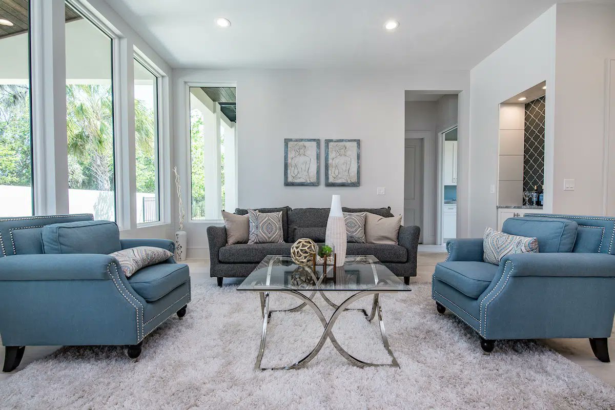 barbtwit2's tweet photo. See what a home should look like prior to taking listing photos. #property #homeselling  https://t.co/zOAwyvQT8m https://t.co/9TdsmBxI2E