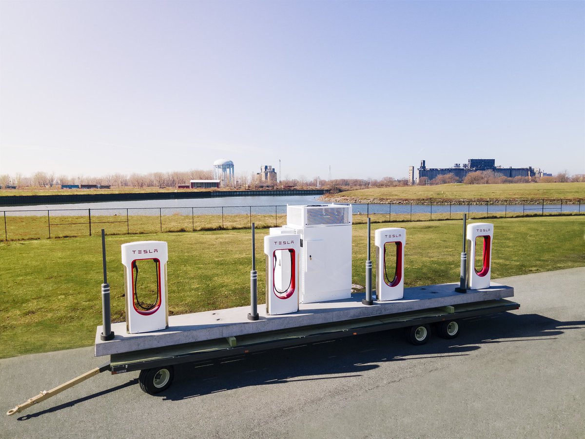 Tesla's tweet photo. More than half of the 40k+ Superchargers around the world were made by our incredible 2000 person team in Buffalo!

Giga New York is also making the next generation of Tesla Superchargers and Semi chargers ✌️ https://t.co/8DiQ7UmU6K